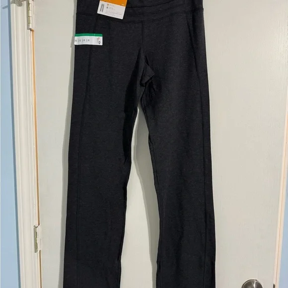 Two pairs of Champion Performance Black and Gray flare leggings! Both M long - Picture 5 of 7